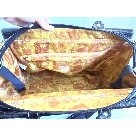 Samantha Brown Croc-Embossed Dowel Travel Bag Black/white - Picture 15 of 16